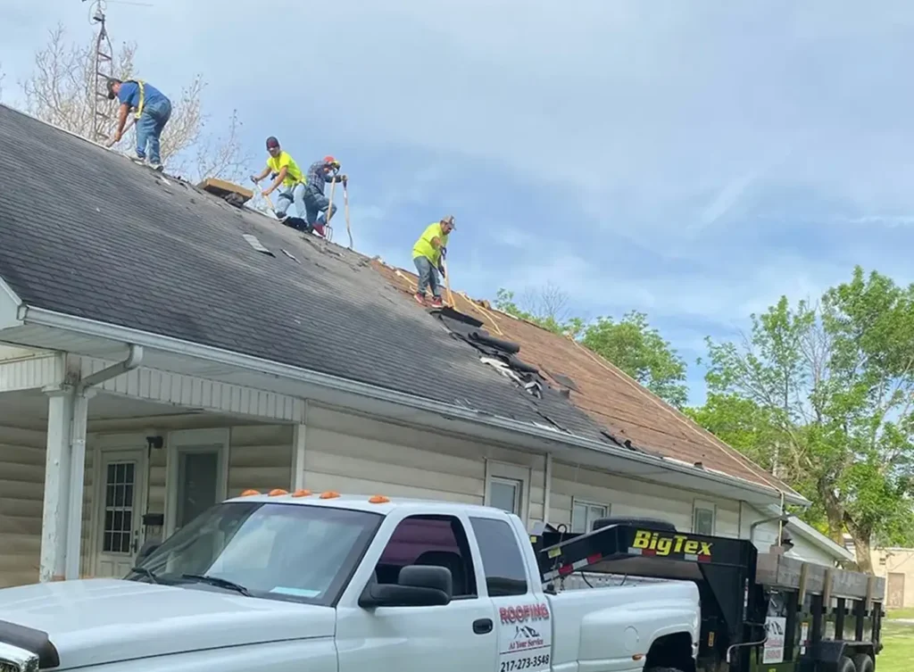 roofing company performing roof-tear offs on residential roof shelbyville il