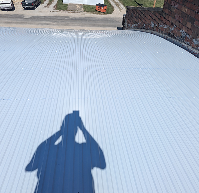 building with metal roofing in central illinois